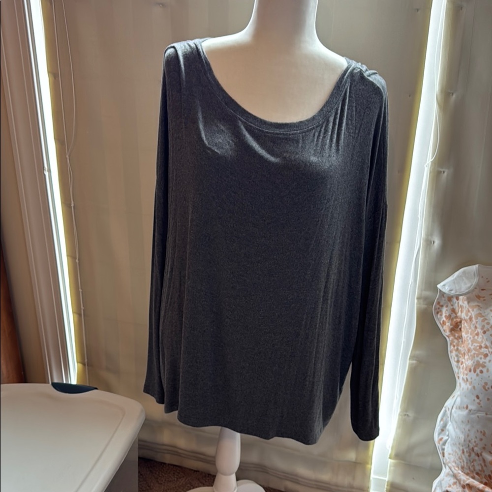 Women's Gray Long Sleeve Tops